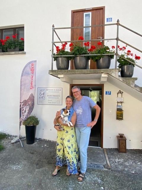 Ferienwohnungen Romantica Und Pacifica - Artdagio Lumnezia Esterno foto